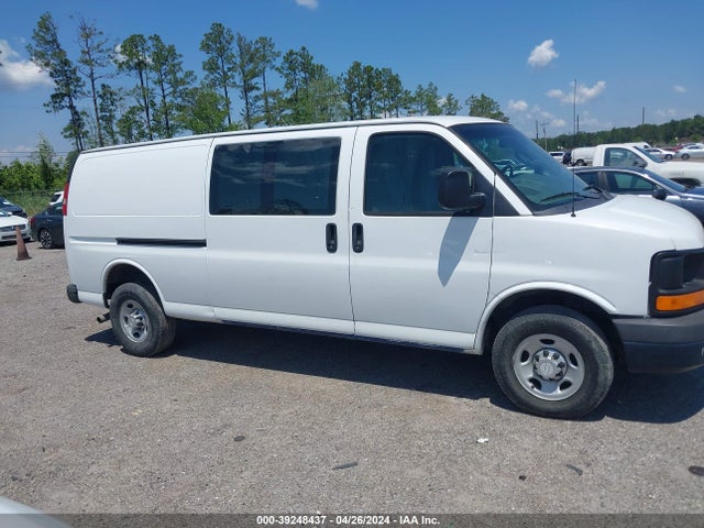 Chevrolet Express 2500 Work Van 2016 1GCWGBFF2G1203957 Image 13