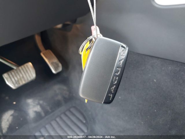 2018 JAGUAR F-PACE SADCL2FX9JA325458 Photo 10