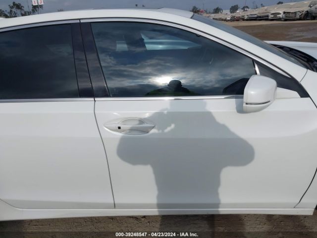 JH4KC1F56FC001085 Acura RLX