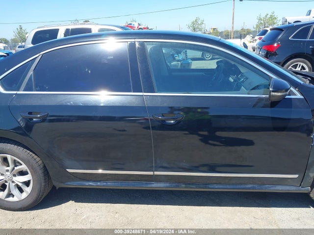 1VWAT7A37GC046136 Volkswagen Passat 1.8t S