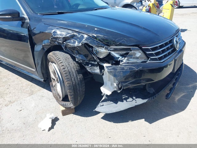 1VWAT7A37GC046136 Volkswagen Passat 1.8t S