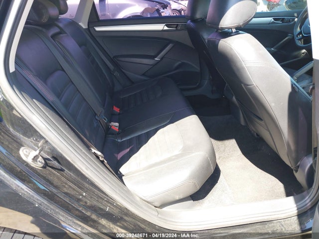 1VWAT7A37GC046136 Volkswagen Passat 1.8t S