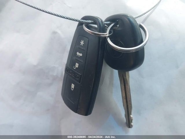 39248695 :رقم المزاد ، 2T1KR32E85C338879 vin ، 2005 Toyota Matrix Xr مزاد بيع