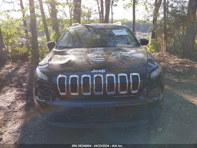 1C4PJLCB7JD573188 Jeep Cherokee Latitude Fwd
