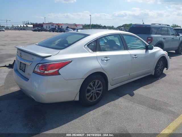 Nissan Altima 2.5 S 2015 1N4AL3AP4FC493350 Image 4