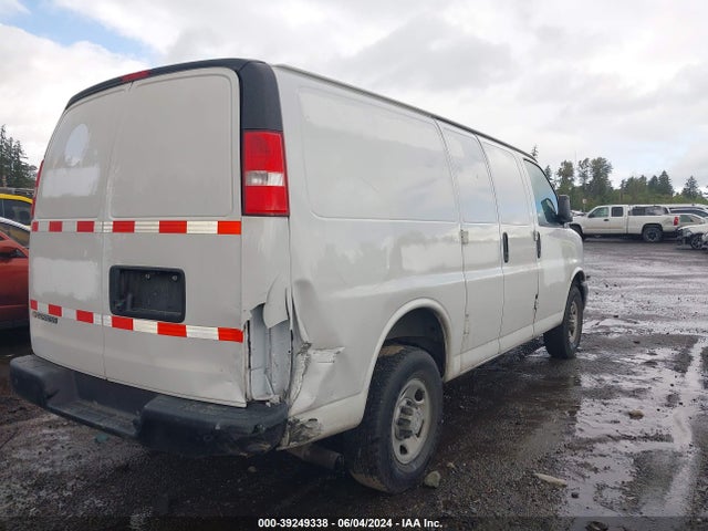 Chevrolet Express 2500 Work Van 2019 1GCWGAFG8K1270901 Image 4