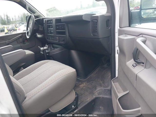 Chevrolet Express 2500 Work Van 2019 1GCWGAFG8K1270901 Image 5
