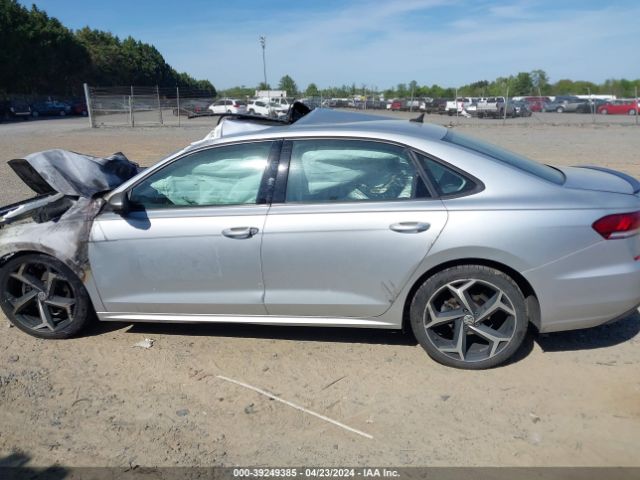 1VWMA7A38LC018973 Volkswagen Passat 2.0t R-line