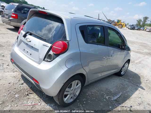 Chevrolet Spark 1lt Cvt 2015 KL8CD6S98FC759026 Image 4