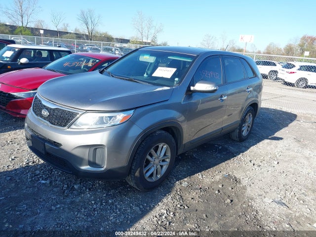 KIA SORENTO LX 2014 5XYKT3A69EG523135 Image 2