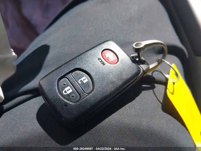 Toyota Prius Three 2015 JTDKN3DU8F1895930 Image 11