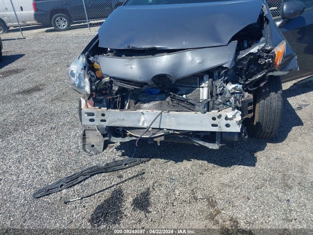 Toyota Prius Three 2015 JTDKN3DU8F1895930 Image 6