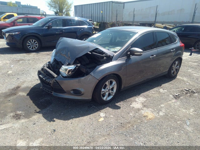 Ford FOCUS SE 2014 1FADP3K28EL102607 Image 2