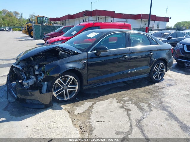 Audi A3 45 Premium 2019 WAUJEGFF0K1017272 Image 2