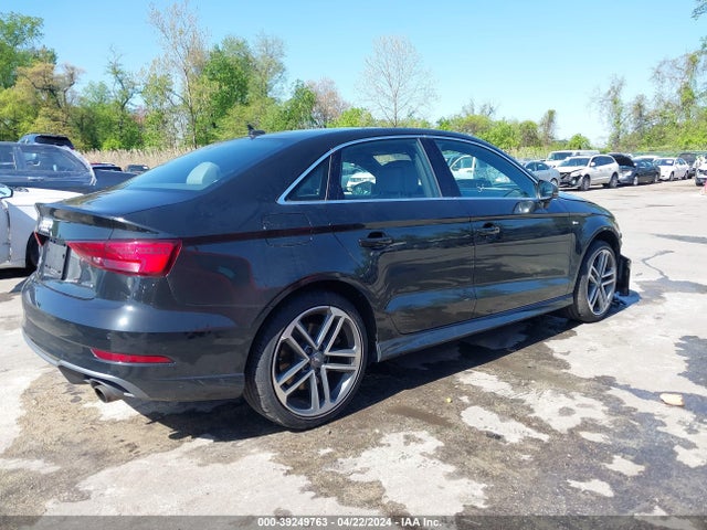 Audi A3 45 Premium 2019 WAUJEGFF0K1017272 Image 4