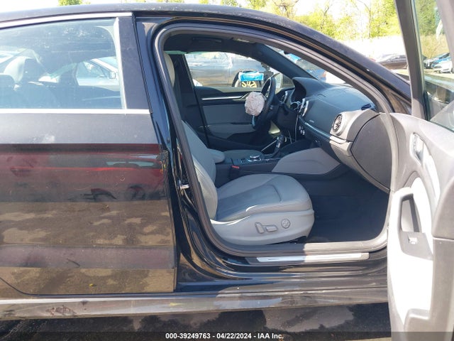 Audi A3 45 Premium 2019 WAUJEGFF0K1017272 Image 5
