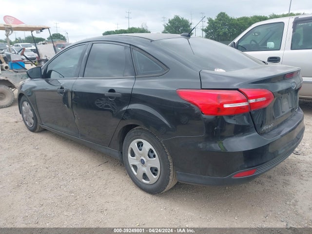 Ford FOCUS S 2015 1FADP3E20FL230465 Image 3