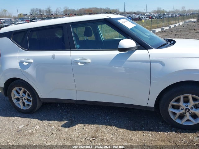 KIA SOUL LX 2022 KNDJ23AU4N7168224 Image 13