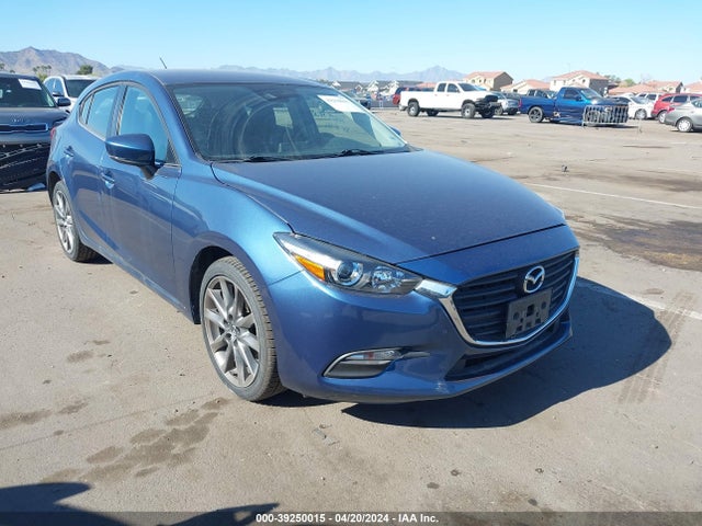 Mazda Mazda3 Touring 2018 3MZBN1L3XJM197602 Image 1
