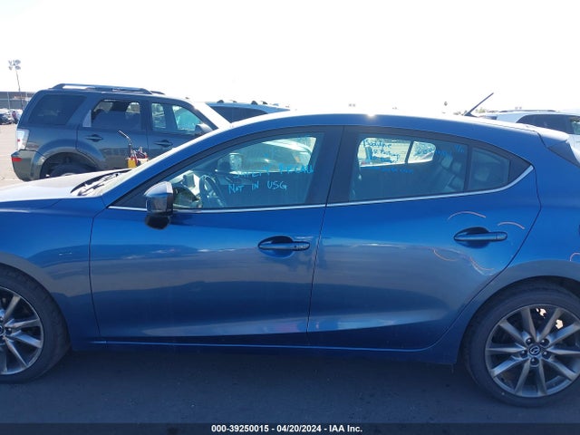 Mazda Mazda3 Touring 2018 3MZBN1L3XJM197602 Image 14