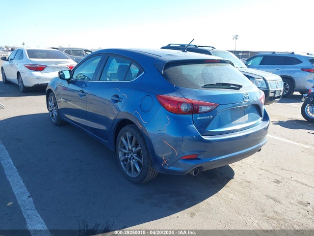 Mazda Mazda3 Touring 2018 3MZBN1L3XJM197602 Image 3