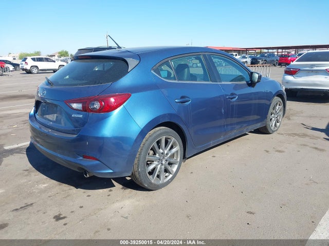 Mazda Mazda3 Touring 2018 3MZBN1L3XJM197602 Image 4