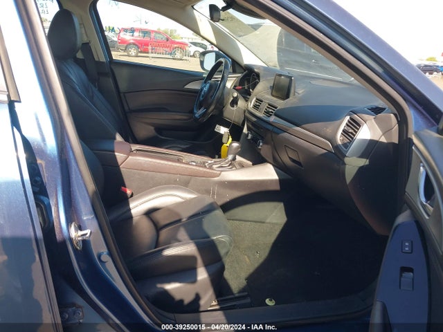 Mazda Mazda3 Touring 2018 3MZBN1L3XJM197602 Image 5