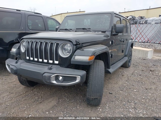 1C4HJXEG5JW247401 Jeep Wrangler Unlimited Sahara 4x4