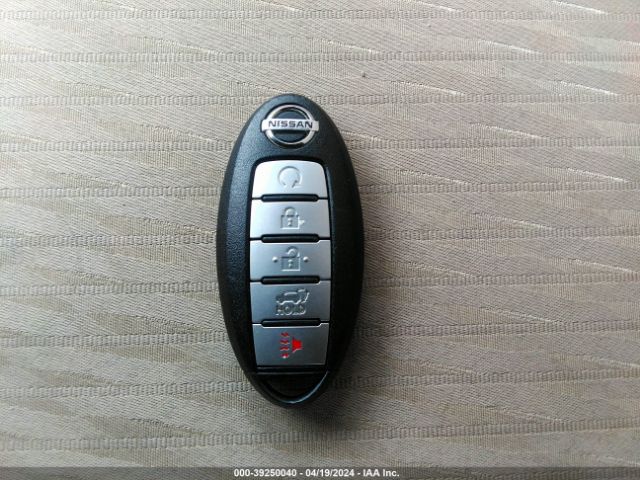 KNMAT2MV2HP539543 Nissan ROGUE SV