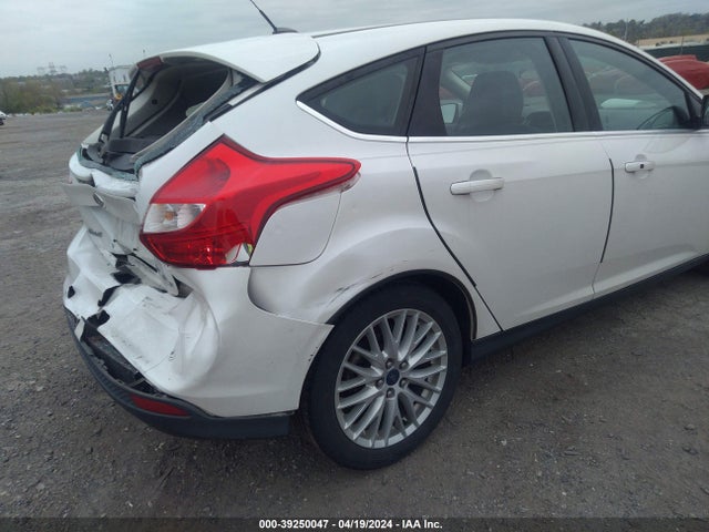Ford Focus Titanium 2014 1FADP3N25EL353144 Image 12