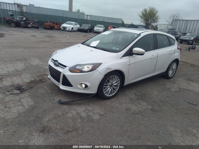 Ford Focus Titanium 2014 1FADP3N25EL353144 Image 2