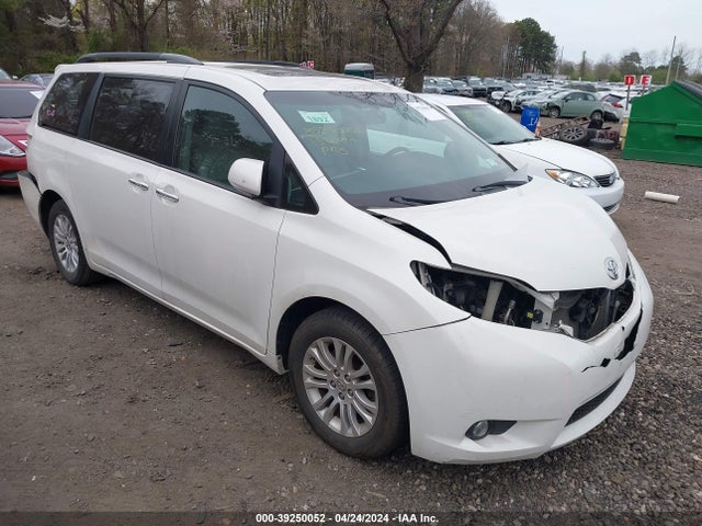 Toyota Sienna Xle 8 Passenger 2015 5TDYK3DC5FS652718 Image 13