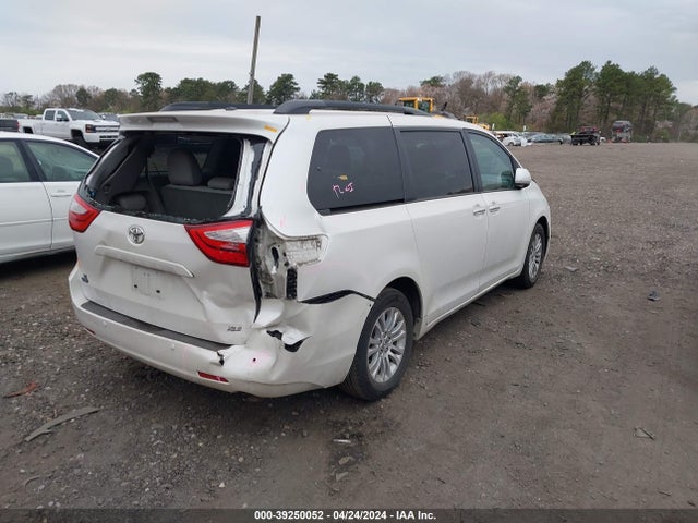 Toyota Sienna Xle 8 Passenger 2015 5TDYK3DC5FS652718 Image 4