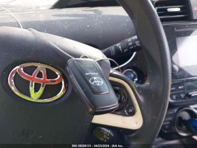 Toyota Prius Two 2016 JTDKBRFU4G3004515 Image 11