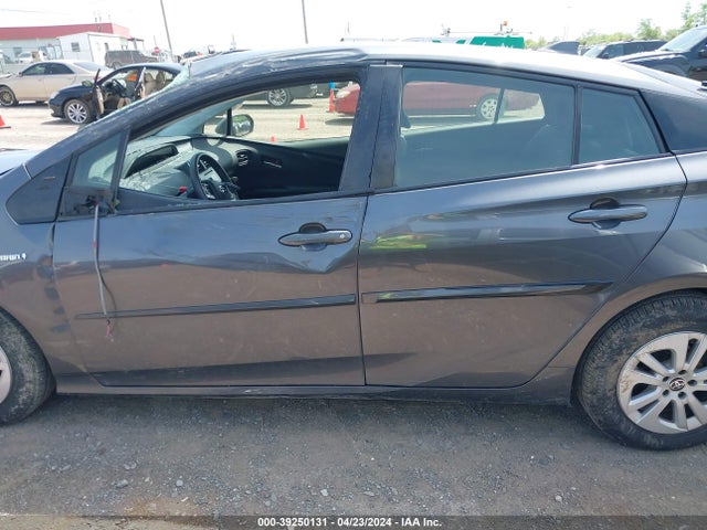 Toyota Prius Two 2016 JTDKBRFU4G3004515 Image 15