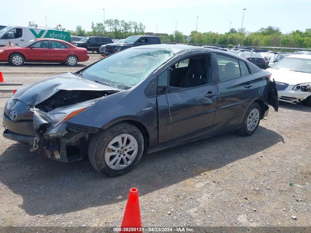 Toyota Prius Two 2016 JTDKBRFU4G3004515 Image 2