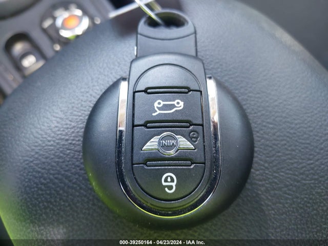 2018 MINI COUNTRYMAN WMZYT3C35J3E00348 Photo 10