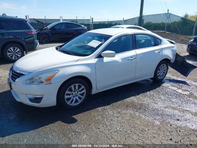 Nissan Altima 2.5 S 2014 1N4AL3AP5EC427937 Image 2
