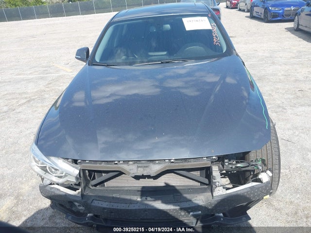 WBA8A9C59JAH13860 BMW 320i