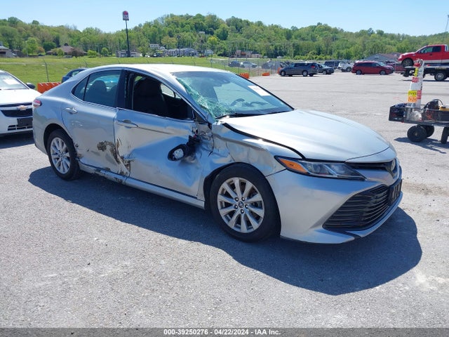 Toyota CAMRY LE 2018 4T1B11HK1JU113866 main image