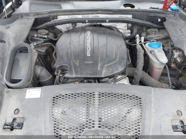 2017 PORSCHE MACAN WP1AA2A56HLB09319 Photo 9