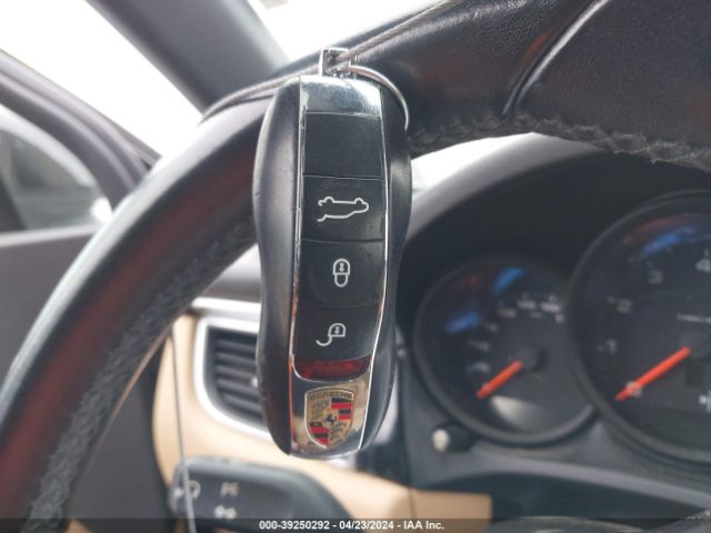 2017 PORSCHE MACAN WP1AA2A56HLB09319 Photo 10