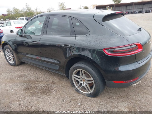 Porsche Macan 2017 WP1AA2A56HLB09319 Image 14