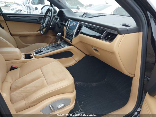 2017 PORSCHE MACAN WP1AA2A56HLB09319 Photo 4