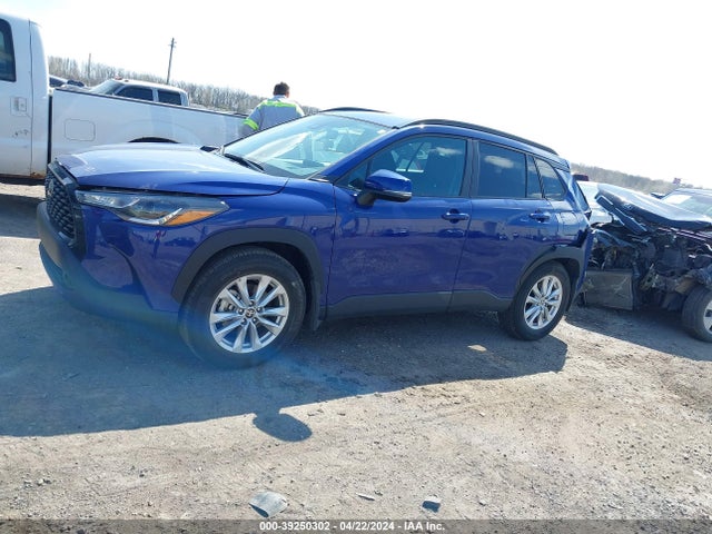 Toyota Corolla Cross Le 2022 7MUCAABG0NV017501 Image 2