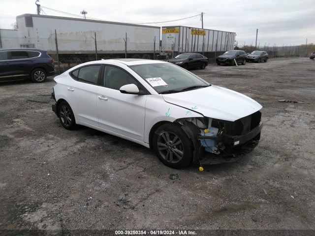 2018 5NPD84LF0JH365722 main image