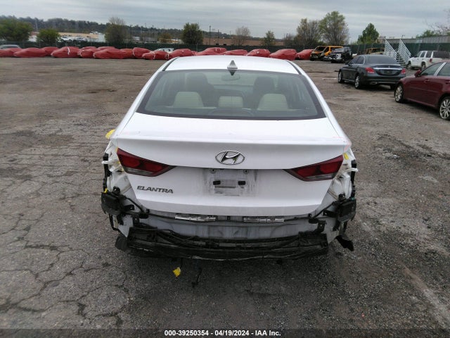 Hyundai Elantra Value Edition 2018 5NPD84LF0JH365722 Image 17