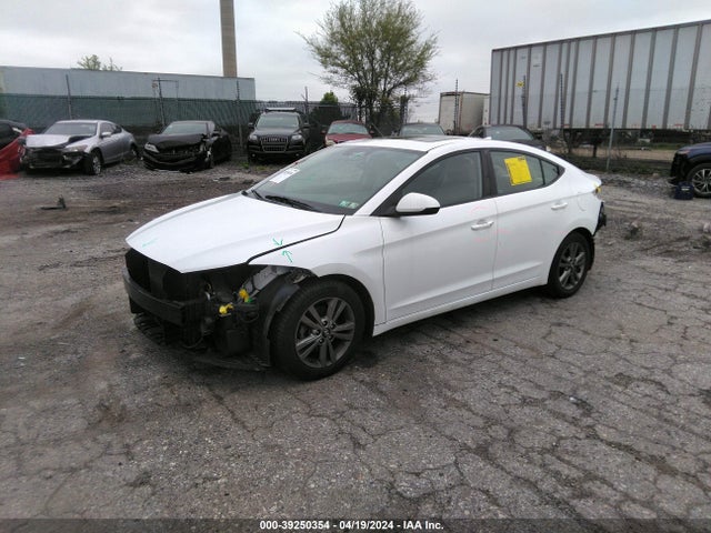 Hyundai Elantra Value Edition 2018 5NPD84LF0JH365722 Image 2