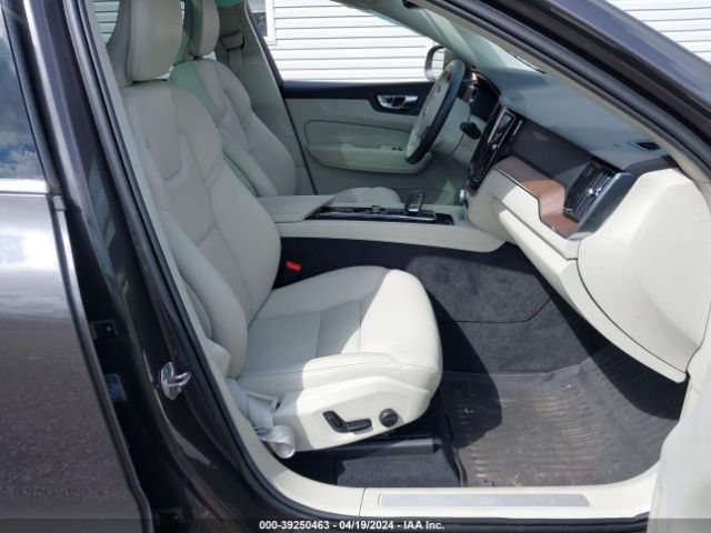 YV4L12RK7N1952518 Volvo Xc60 B5 Momentum
