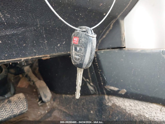 Toyota RAV4 LE 2018 2T3BFREV1JW855836 Image 11